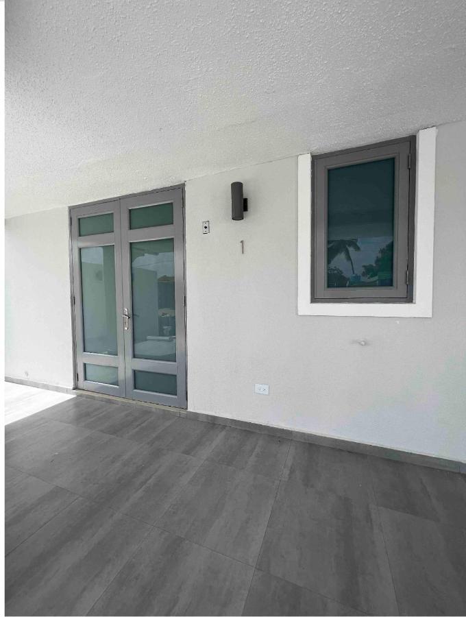 North Breeze Guest House 1 Levittown Εξωτερικό φωτογραφία